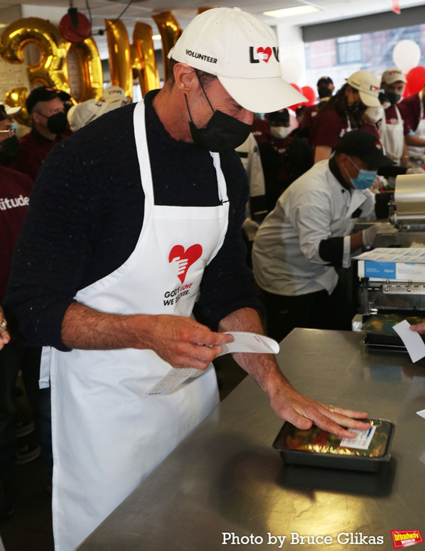 Photos: In the Kitchen with THE MUSIC MAN's Hugh Jackman & Sutton Foster  Image
