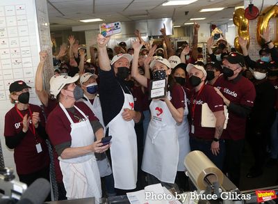 Hugh Jackman, Sutton Foster and God’s Love We Deliver Volunteers & Staff Photo