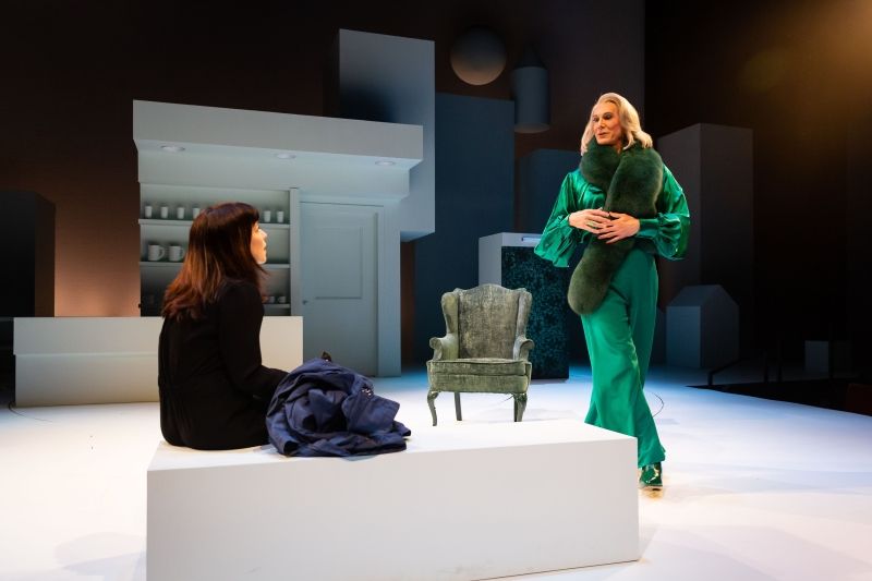 Review: Life Rings With The Alley Theatre's Delirious DEAD MAN'S CELLPHONE  Image