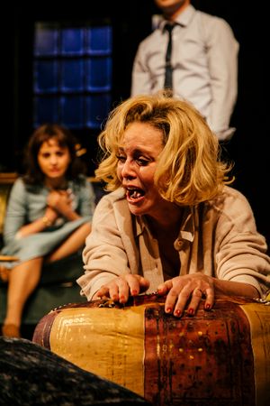 Aimee Carrero, Graham Phillips, and Calista Flockhart Photo