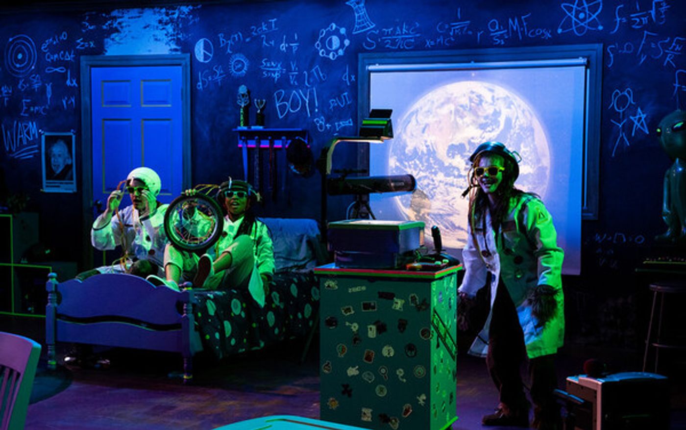 Photos: First Look at THE AMAZING ADVENTURES OF DR. WONDERFUL (AND HER DOG!) at Playhouse on Park  Image