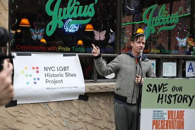 John Cameron Mitchell Photo