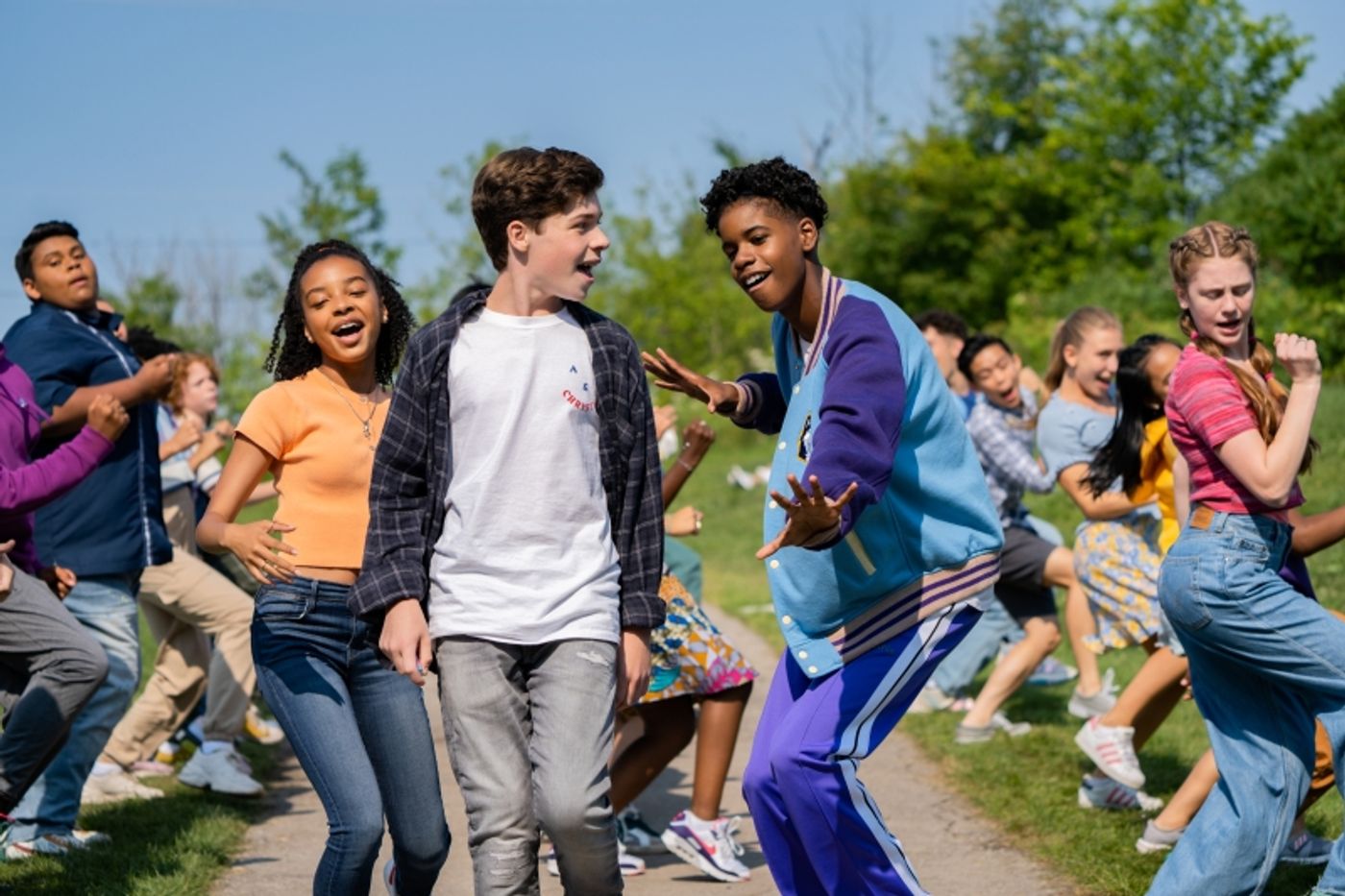 Photos: Netflix Debuts First Look at 13: THE MUSICAL Film Adaptation  Image