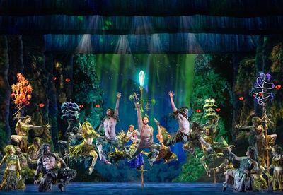 Sean Sinclair and the Company of Frozen's Australian Tour. Photo Credits: Lisa Tomase Photo