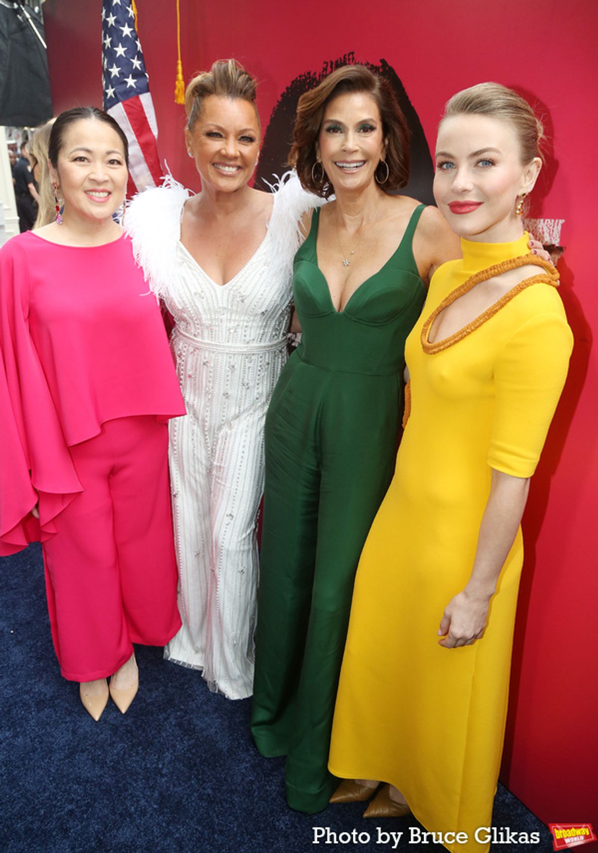 Suzy Nakamura, Vanessa Williams, Teri Hatcher, and Julianne Hough at 