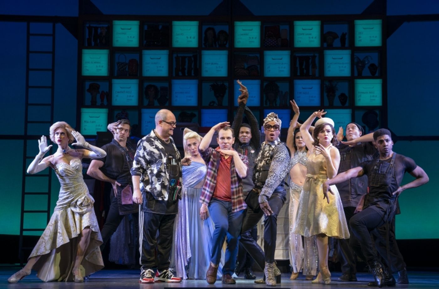 Interview: How MRS. DOUBTFIRE Star Rob McClure Is Throwing Audiences for a 'Loop'  Image