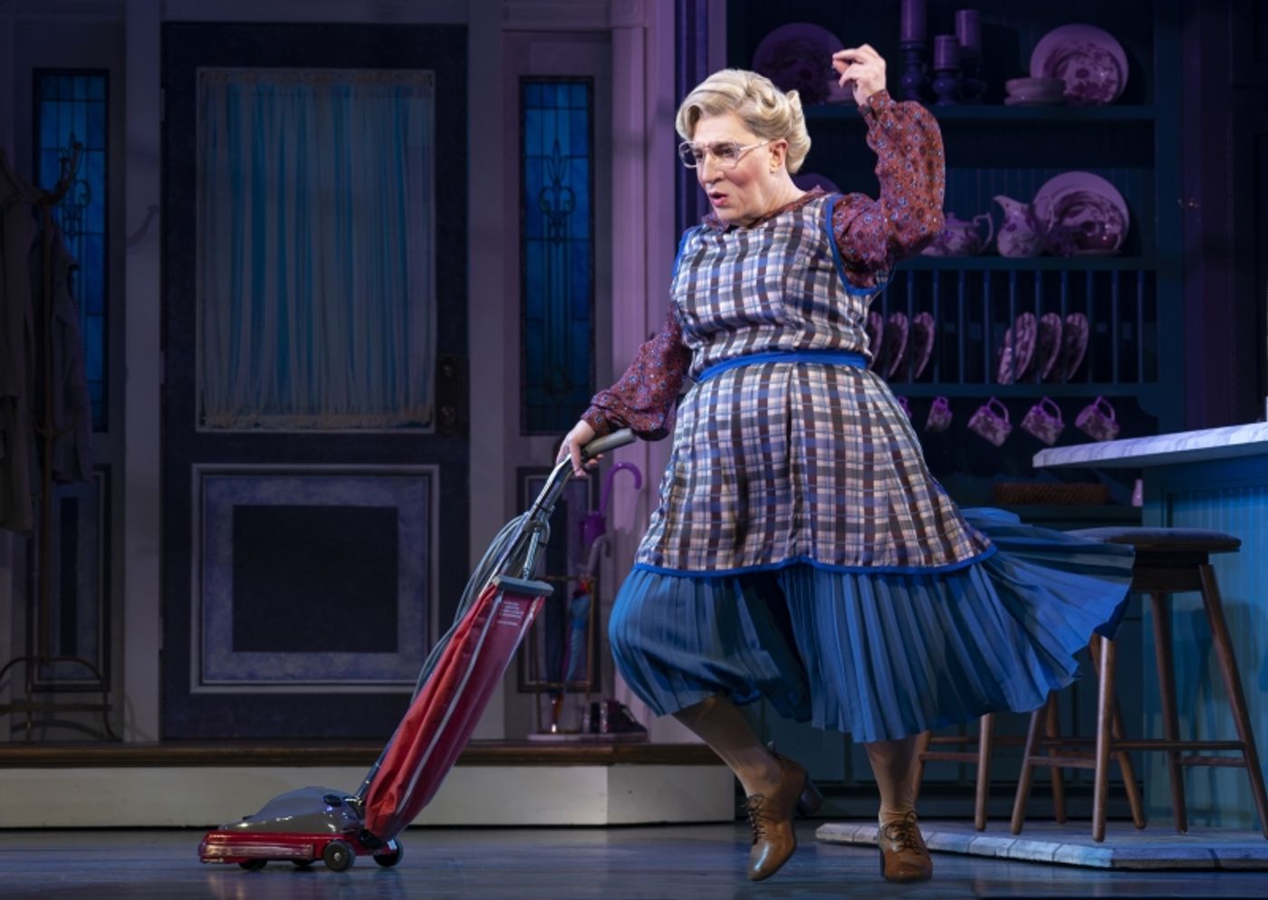 Interview: How MRS. DOUBTFIRE Star Rob McClure Is Throwing Audiences for a 'Loop'  Image