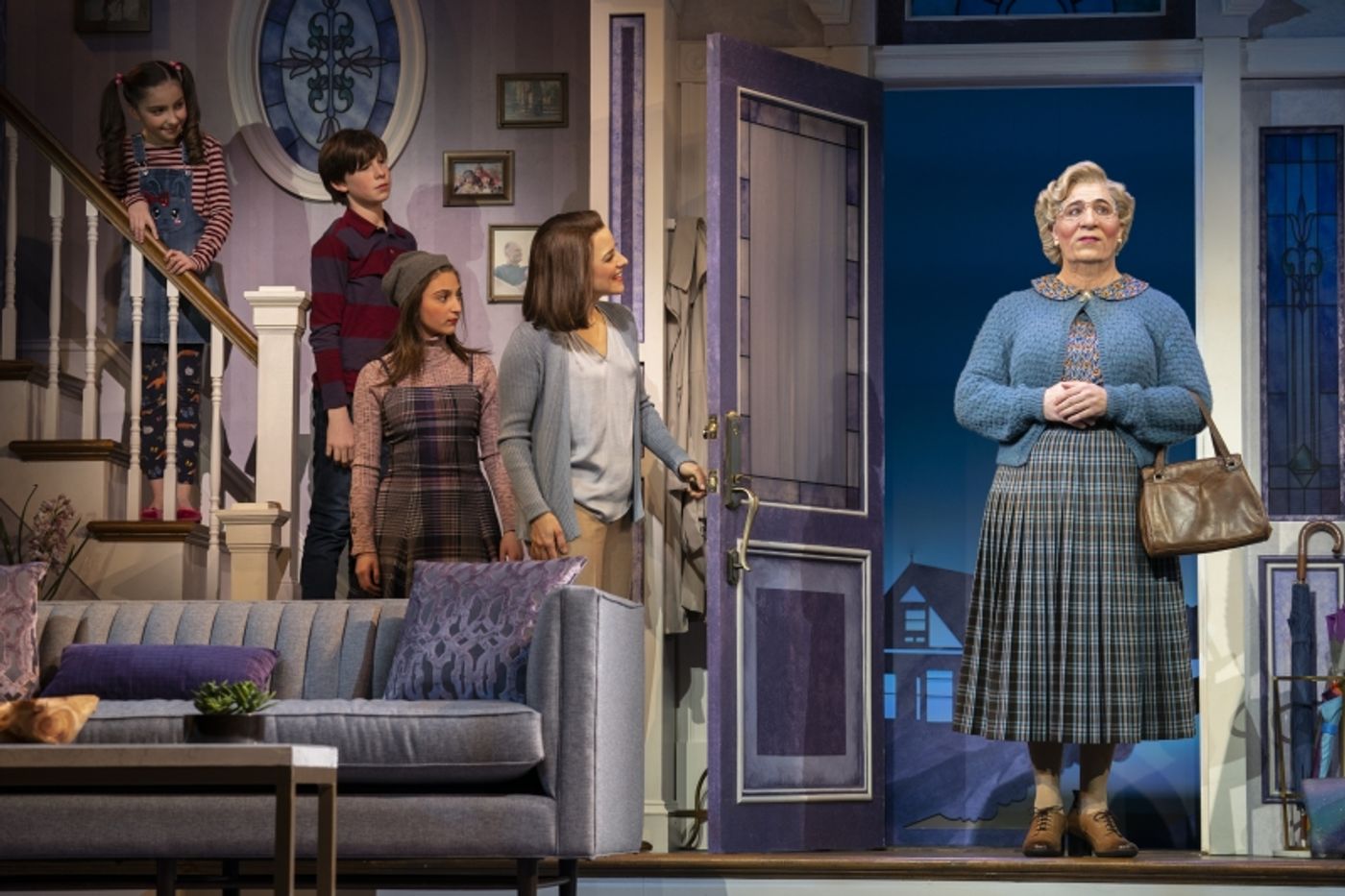 Interview: How MRS. DOUBTFIRE Star Rob McClure Is Throwing Audiences for a 'Loop'  Image
