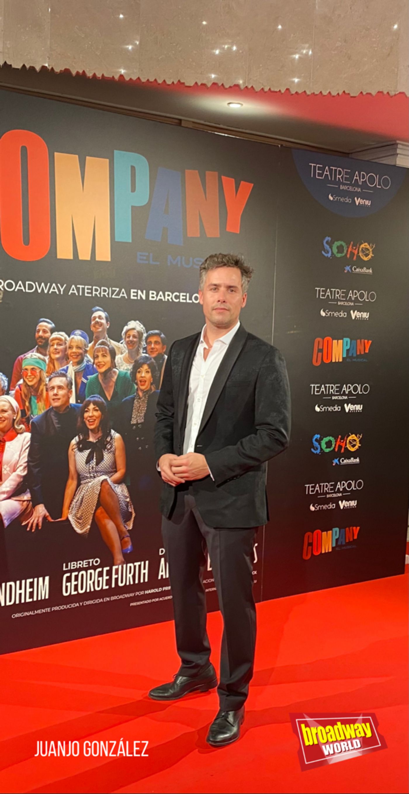 PHOTOS: El reparto de COMPANY posa en la alfombra roja con Antonio Banderas  Image