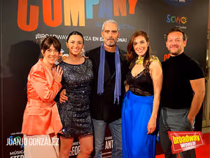Carmen Barrantes, Beatriz Mur, Nando González, Mariola Peña y Ángel Saavedra @ BroadwayWorld Carmen Barrantes, Beatriz Mur, Nando González, Mariola Peña y Ángel Saavedra Photo