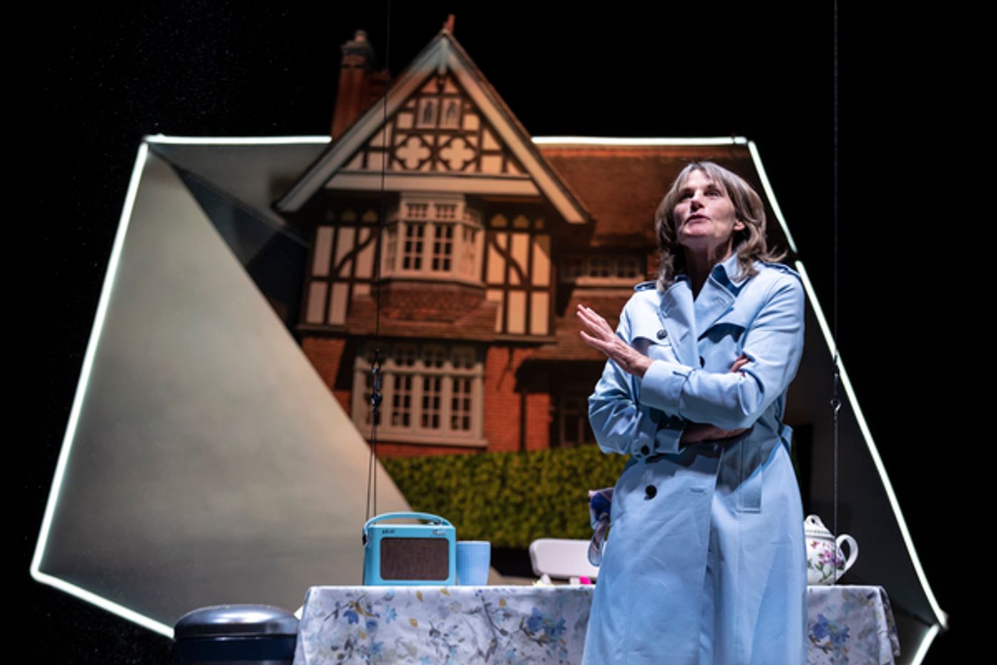 Photos: First Look at the UK Tour of LADIES OF LETTERS  Image