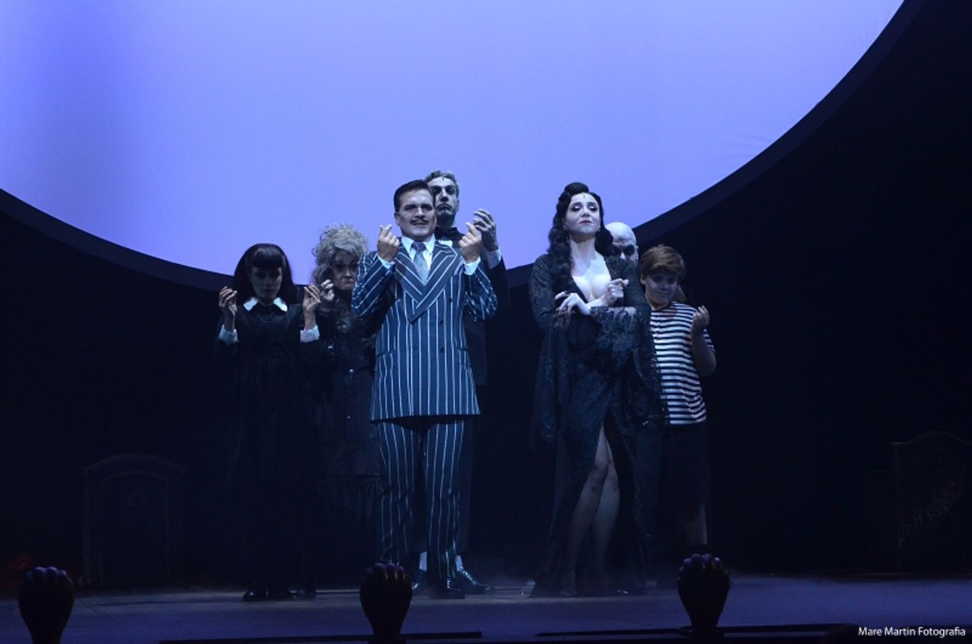 Review: After 10 Years, THE ADDAMS FAMILY Returns to Haunt and Entertain at Teatro Renault  Image