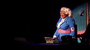 LaKecia Harris @ BroadwayWorld LaKecia Harris Photo