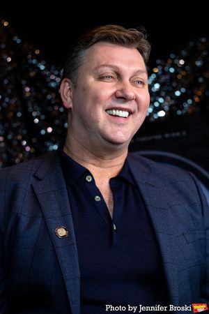 Warren Carlyle Photo