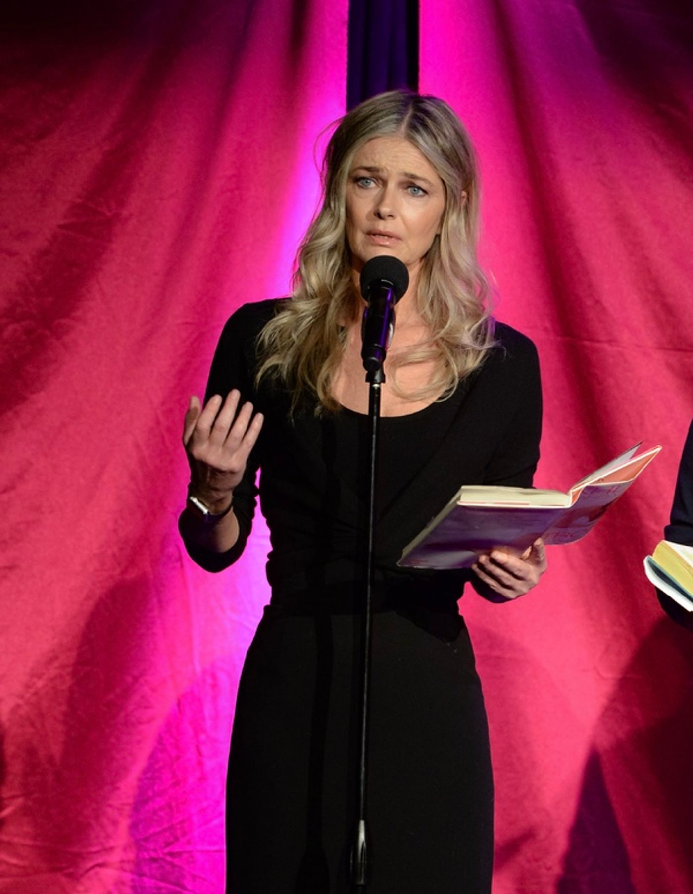 Photos: See Cecily Strong, Kenan Thompson & More in CELEBRITY AUTOBIOGRAPHY  Image