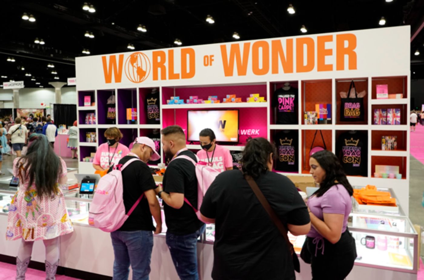 Photos: First Look at Day 1 of RuPaul's DragCon in Los Angeles Photos: First Look at Day 1 of RuPaul's DragCon in Los Angeles Image