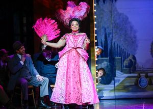 Carrie Compere and the company star in the 3-D Theatricals production of “NEWSIES” - Directed by T.J. Dawson and now playing at Cerritos Center for the Performing Arts.
@ BroadwayWorld Carrie Compere and the company star in the 3-D Theatricals production of “NEWSIES¿ Photo