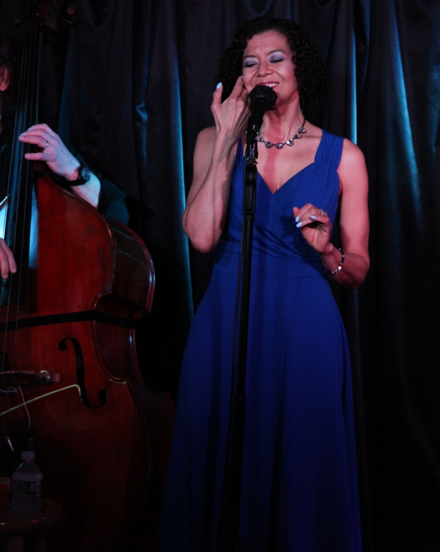 Review: Leslee Warren Performs Eye-Opening ME MYSELF & EYE: SONGS FROM A NEARSIGHTED GIRL at Pangea Review: Leslee Warren Performs Eye-Opening ME MYSELF & EYE: SONGS FROM A NEARSIGHTED GIRL at Pangea Image