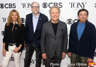 Amanda Green, Lowell Ganz, Billy Crystal and Babaloo Mandel Photo