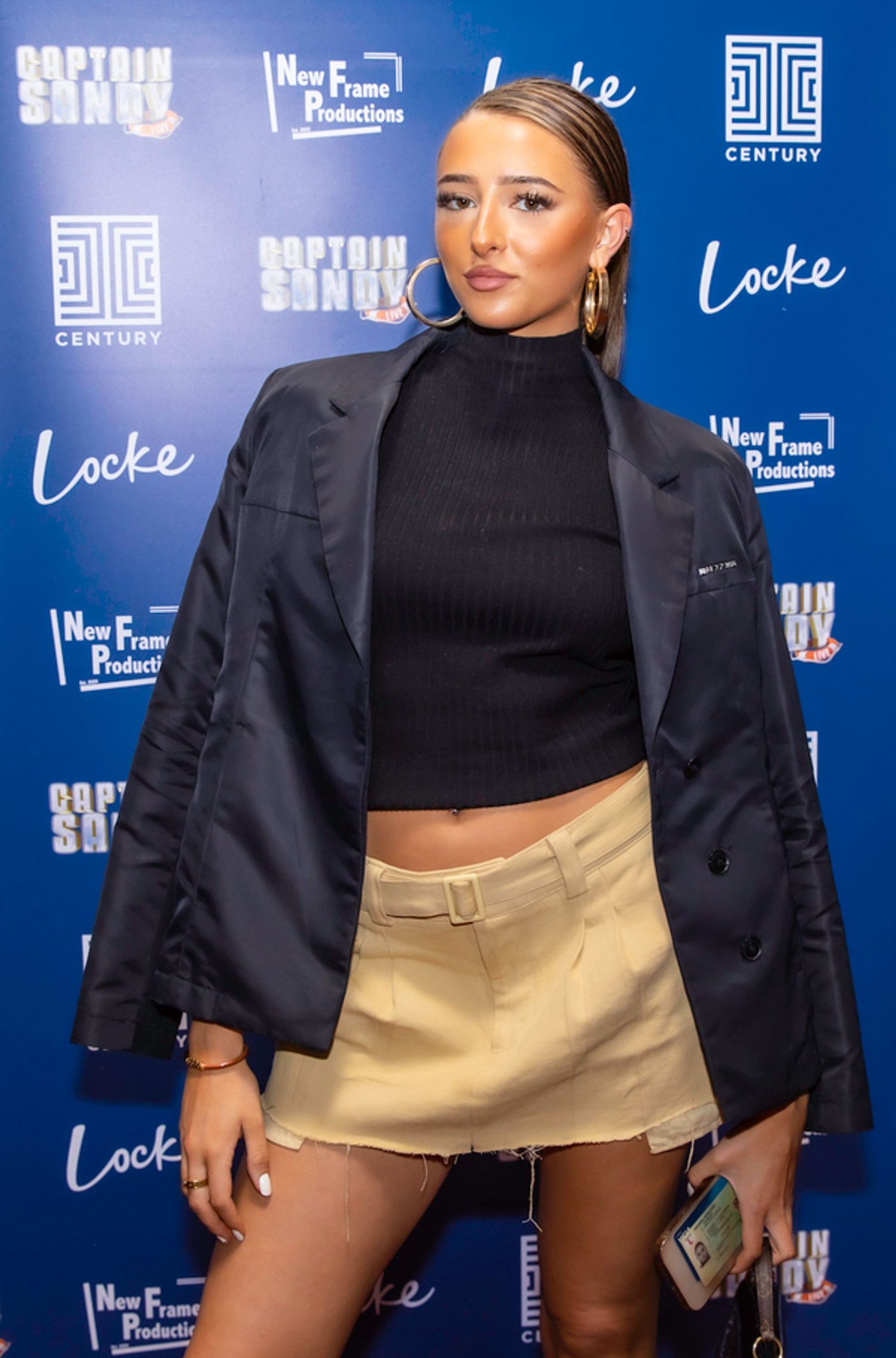 Photos: First Look at the World Premiere of CAPTAIN SANDY LIVE!  Image