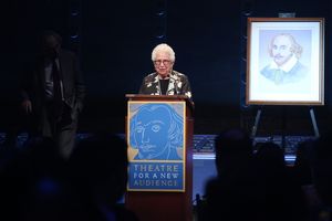 Maurice Jones @ BroadwayWorld Maurice Jones Photo