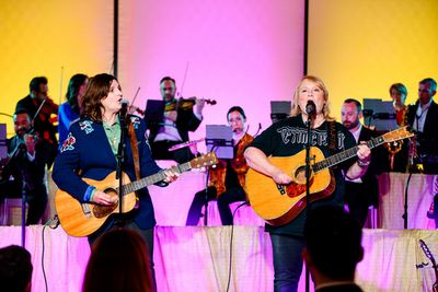 Indigo Girls and The American Pops Orchestra Photo