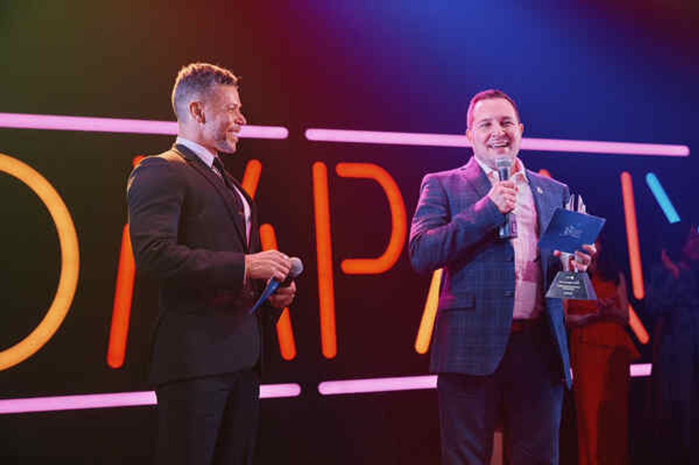 Photos: The Cast of COMPANY Accepts Their GLAAD Award for Outstanding Broadway Production  Image
