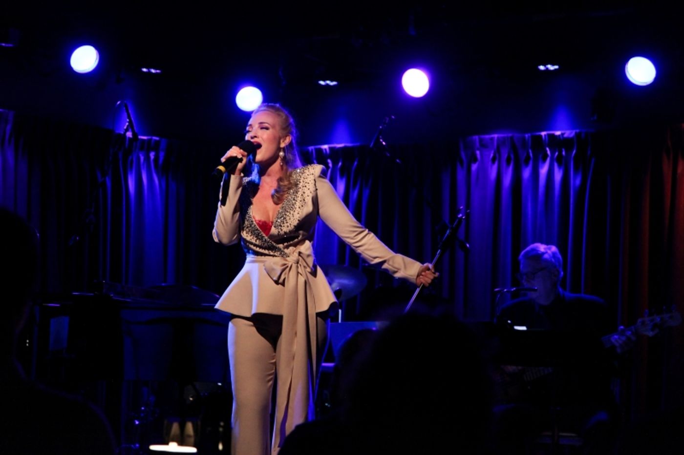 Review: Brandi Burkhardt Is A Wonder In FINDING WONDERLAND at The Green Room 42  Image