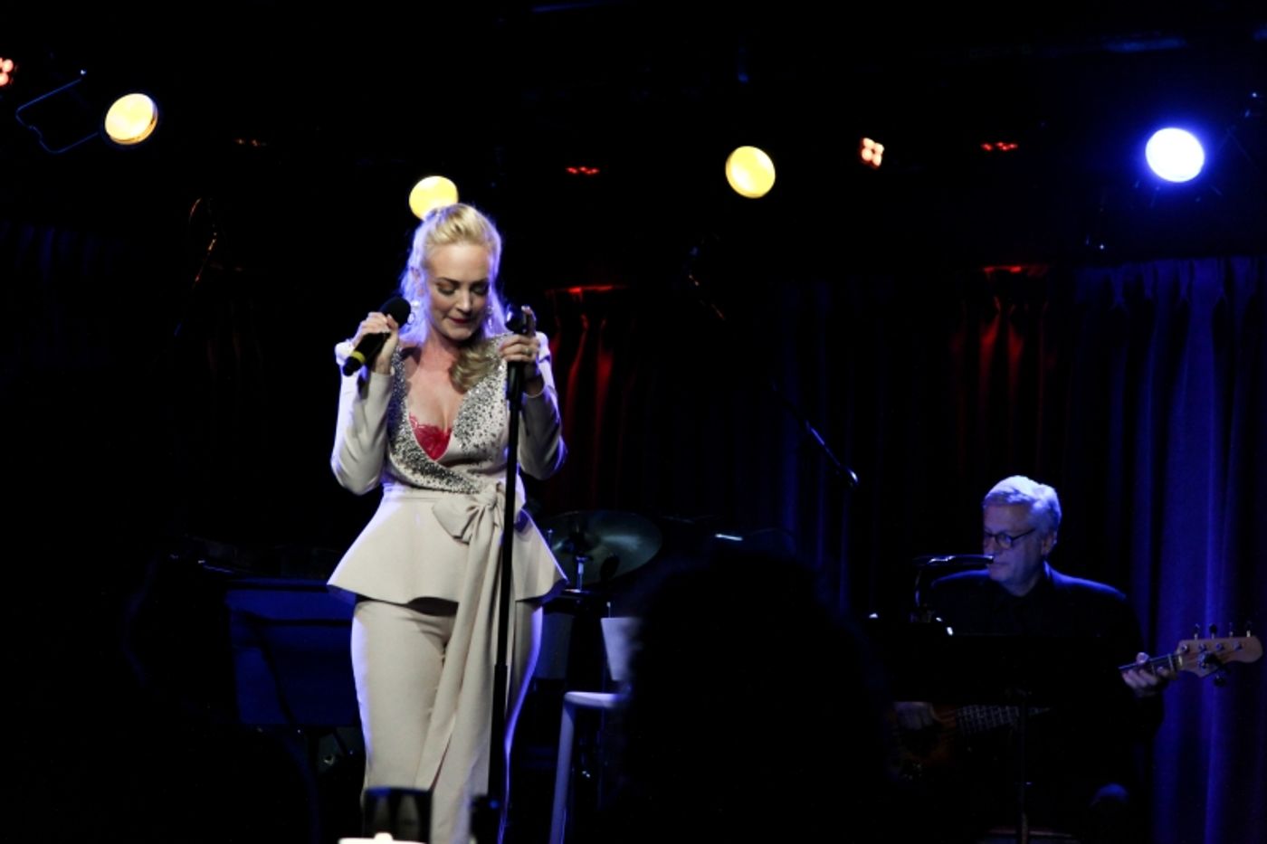 Review: Brandi Burkhardt Is A Wonder In FINDING WONDERLAND at The Green Room 42  Image