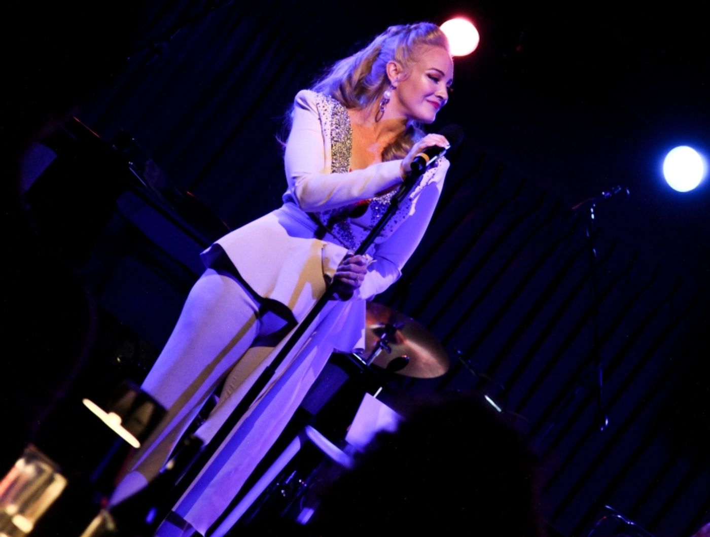 Review: Brandi Burkhardt Is A Wonder In FINDING WONDERLAND at The Green Room 42  Image