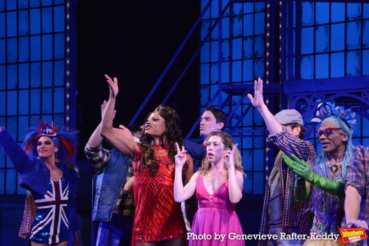 Photos: The Cast of KINKY BOOTS Takes Curtain Call Bows  Image