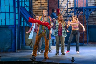 Front: Omari Collins (Lola), Back: Caitlin Lester Sams (Ensemble), Kaisha Huguley (En Photo