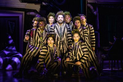 Alex Brightman and the cast of Beetlejuice Photo