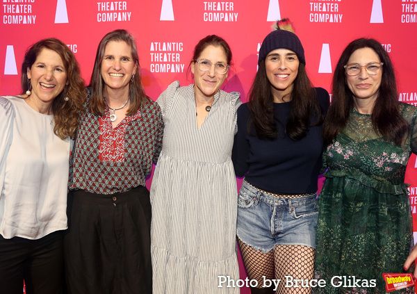 Anne Kauffman and her sisters, Sarah Silverman and sister Laura Silverman Photo