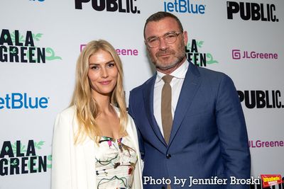 Taylor Neisen, Liev Schreiber Photo