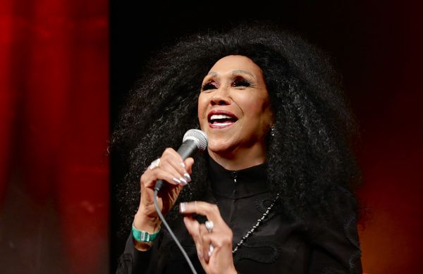 Photos: UNSCRIPTED Live With GRAMMY-Winning Legend Ruth Pointer Premieres At The Apollo Theater Soundstage  Image