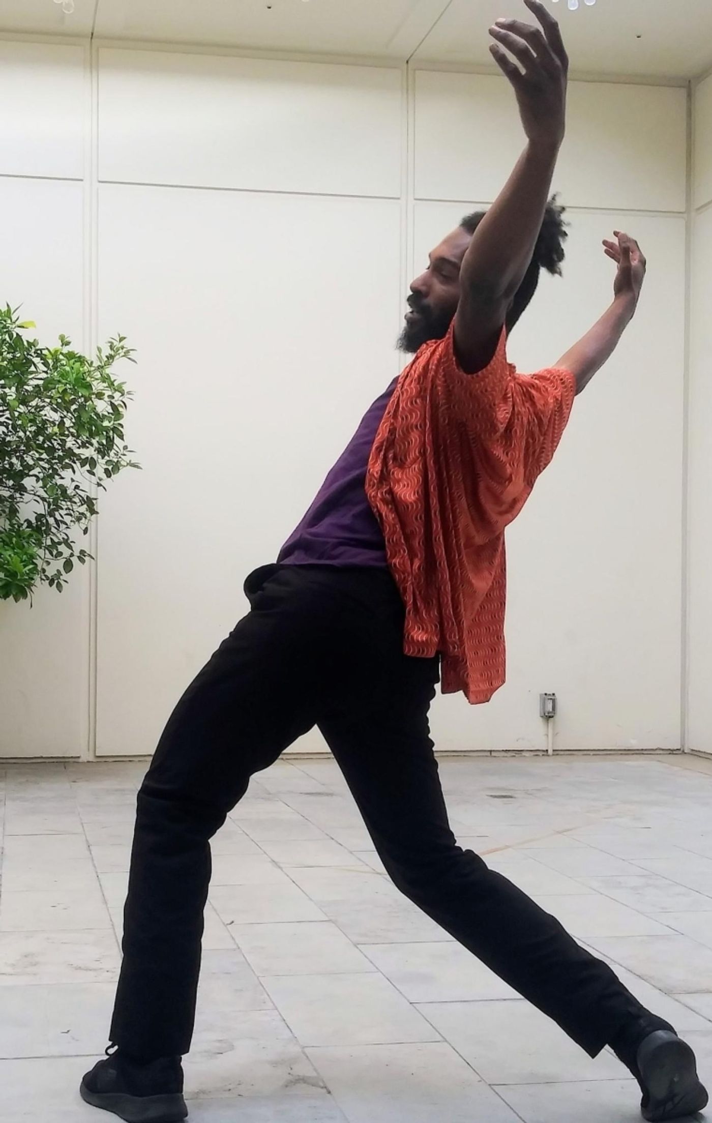 Review: Pat Taylor's JAZZANTIQUA DANCE Illuminates The Brand Library Review: Pat Taylor's JAZZANTIQUA DANCE Illuminates The Brand Library Image