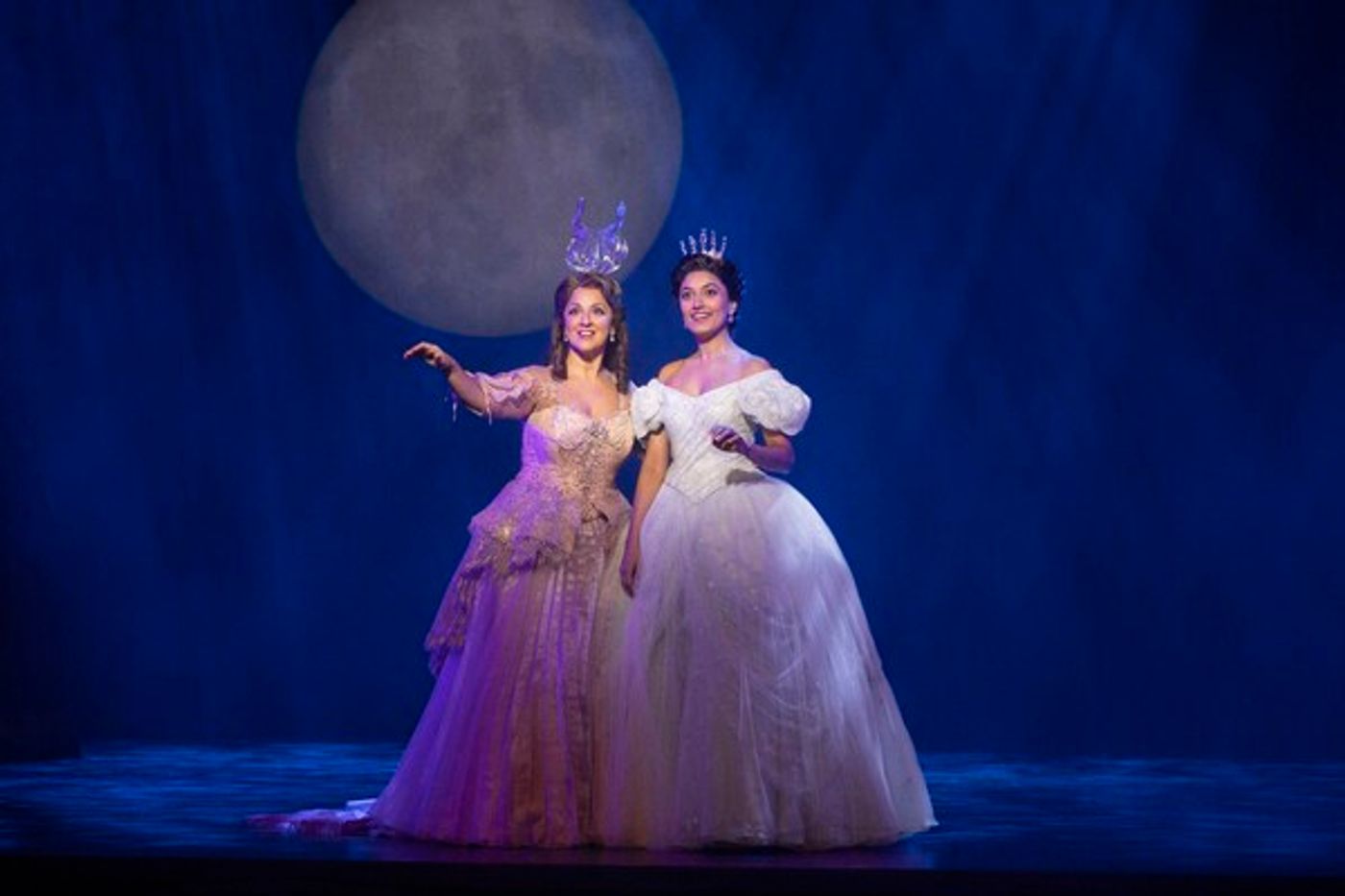 Review: RODGERS + HAMMERSTEIN'S CINDERELLA at Regent Theatre  Image