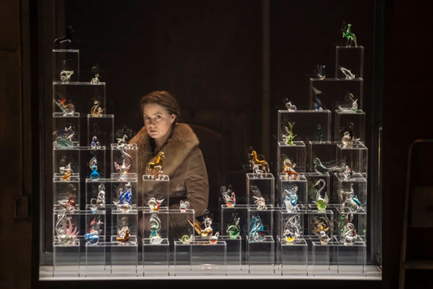 Photos: First Look at Amy Adams and More in THE GLASS MENAGERIE  Image