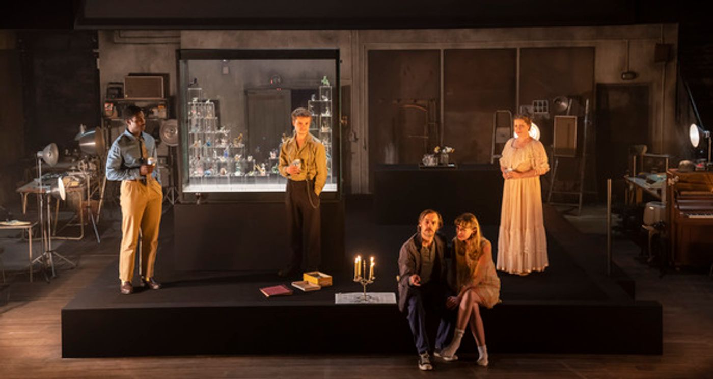 Photos: First Look at Amy Adams and More in THE GLASS MENAGERIE  Image