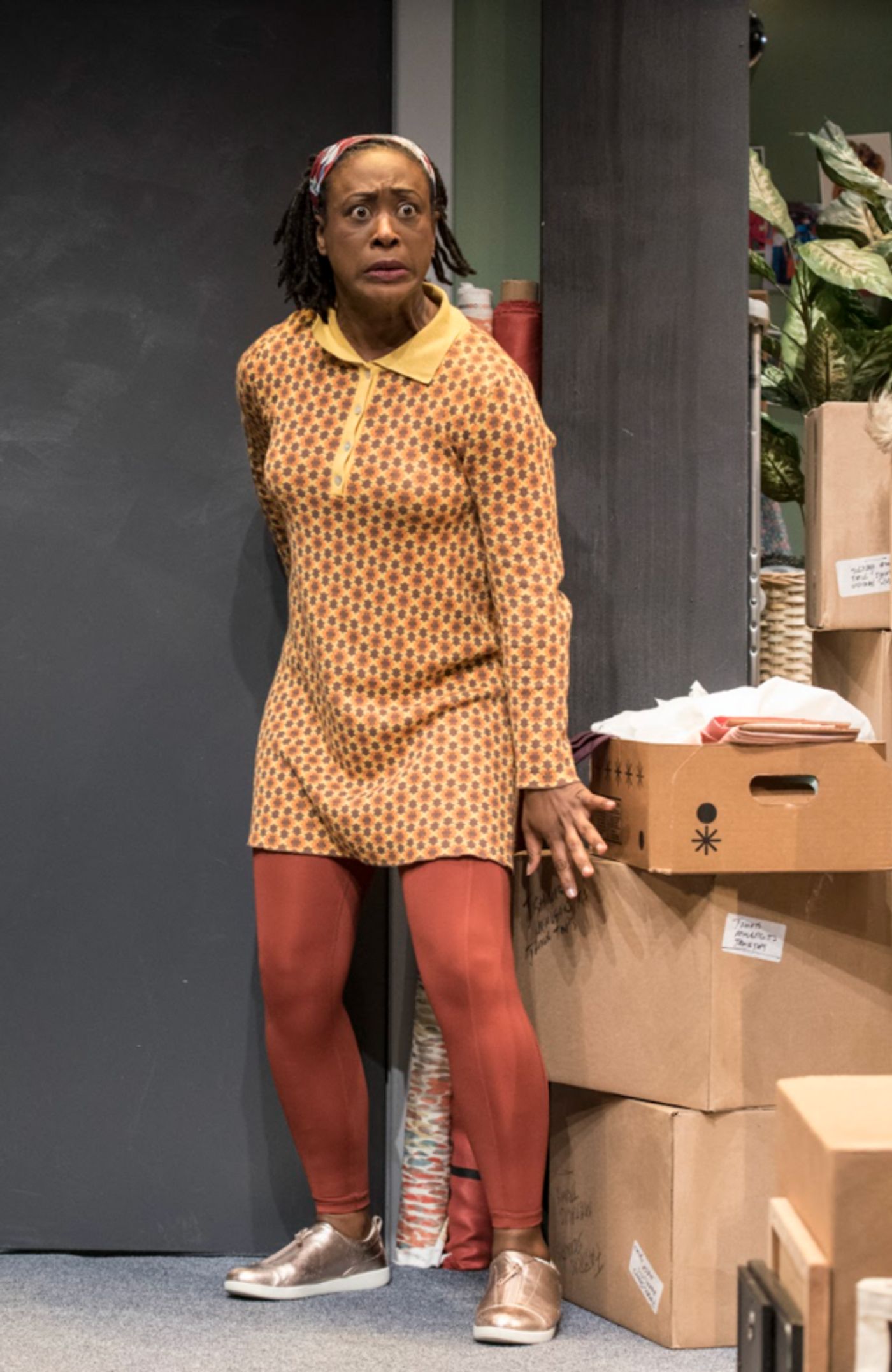Photos: First Look at Everyman Theatre's Premiere Production of CRYING ON TELEVISION  Image