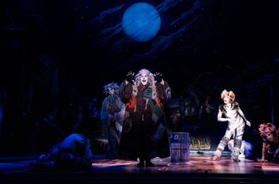 John Anker Bow as Gust The Theatre Cat and Kayli Jamison as Jellylorum.  Photo