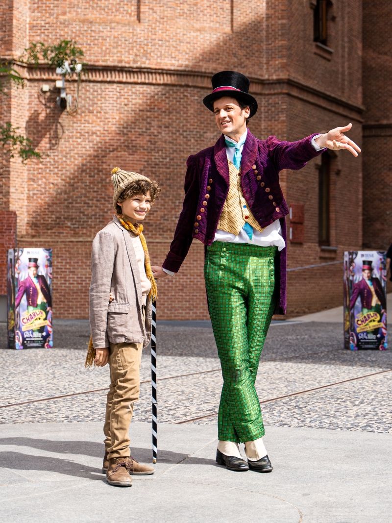 Se presenta el reparto de CHARLIE Y LA FÁBRICA DE CHOCOLATE Image
