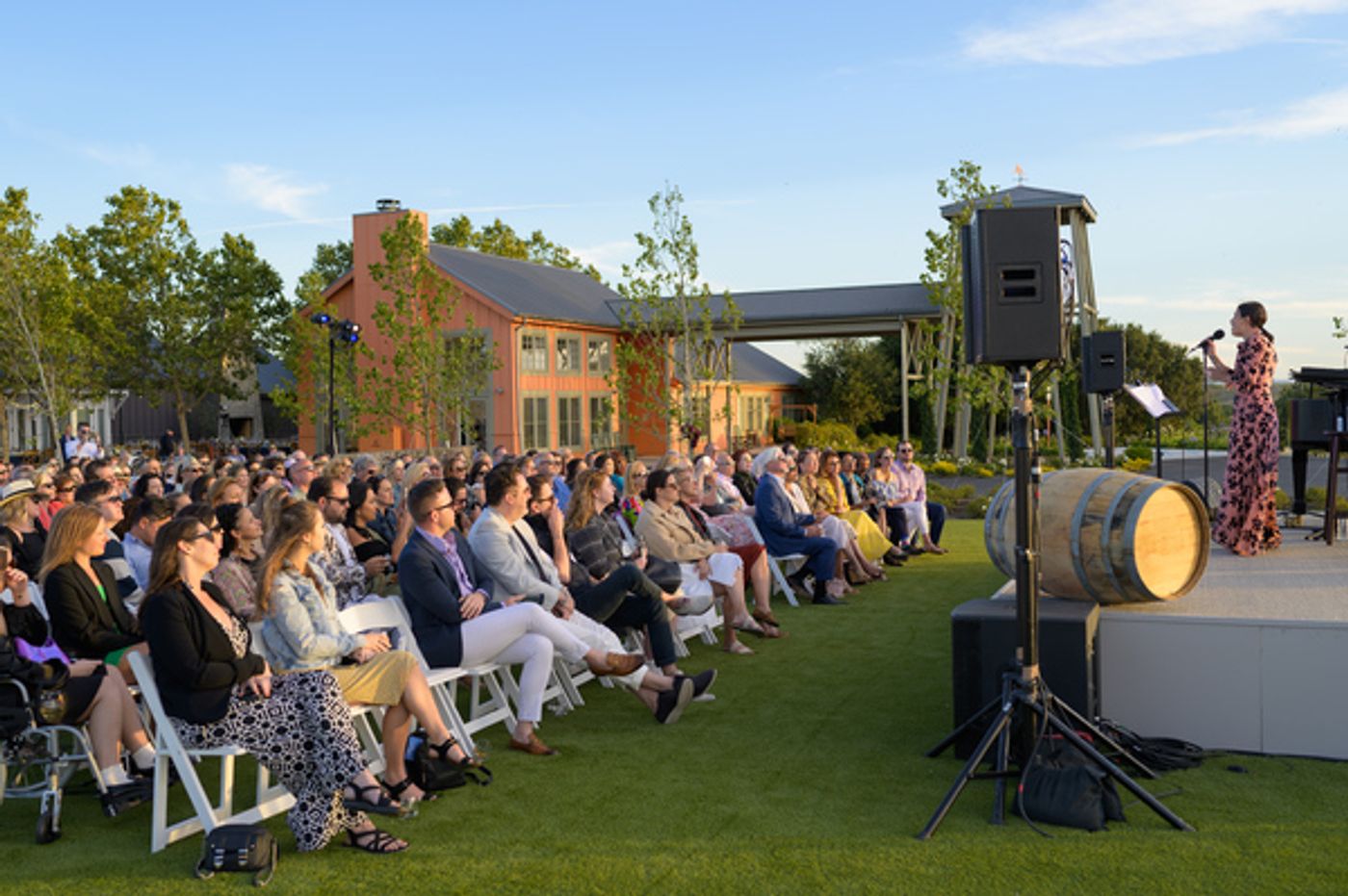 Photos: GLEE Star Lea Michele Kicks Off the BROADWAY AND VINE Concert Series  Image