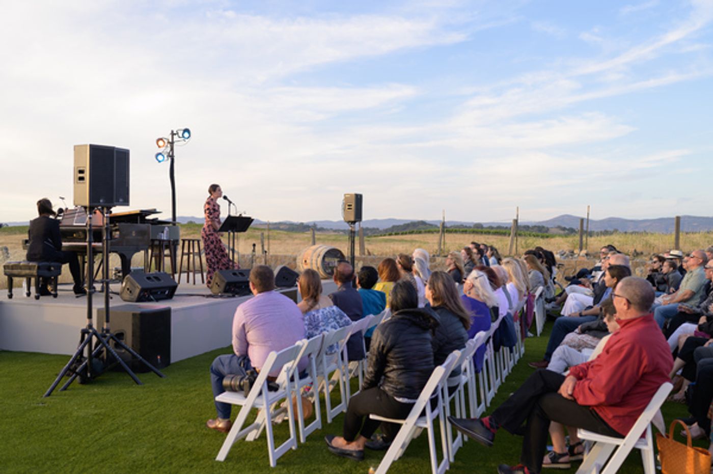 Photos: GLEE Star Lea Michele Kicks Off the BROADWAY AND VINE Concert Series  Image
