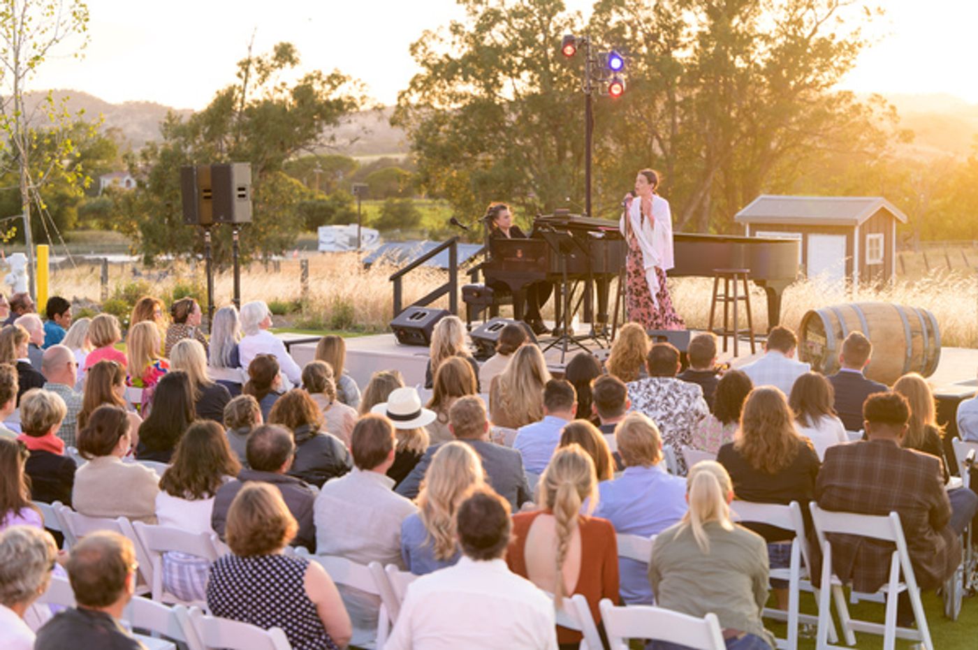 Photos: GLEE Star Lea Michele Kicks Off the BROADWAY AND VINE Concert Series  Image