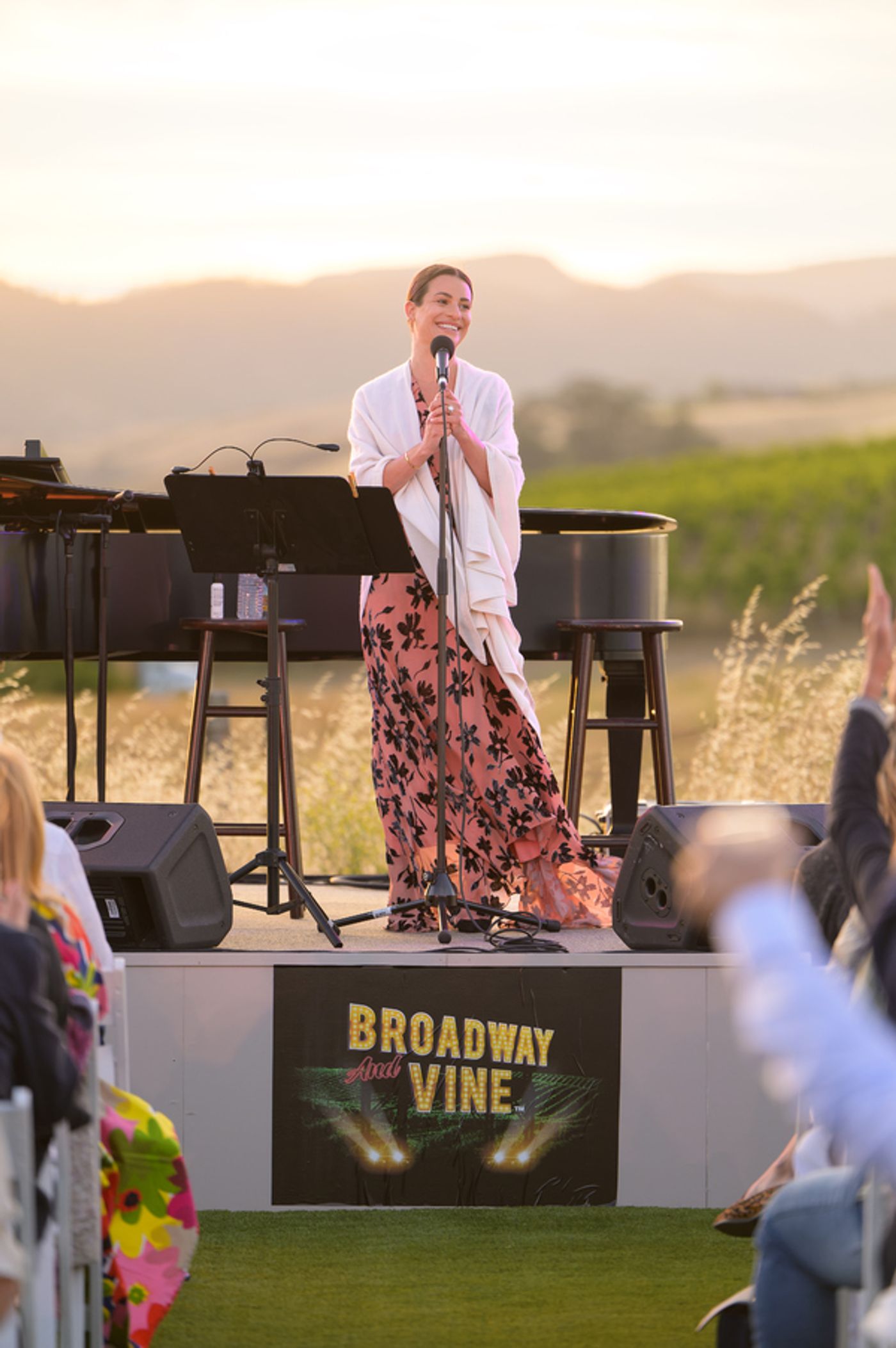 Photos: GLEE Star Lea Michele Kicks Off the BROADWAY AND VINE Concert Series  Image