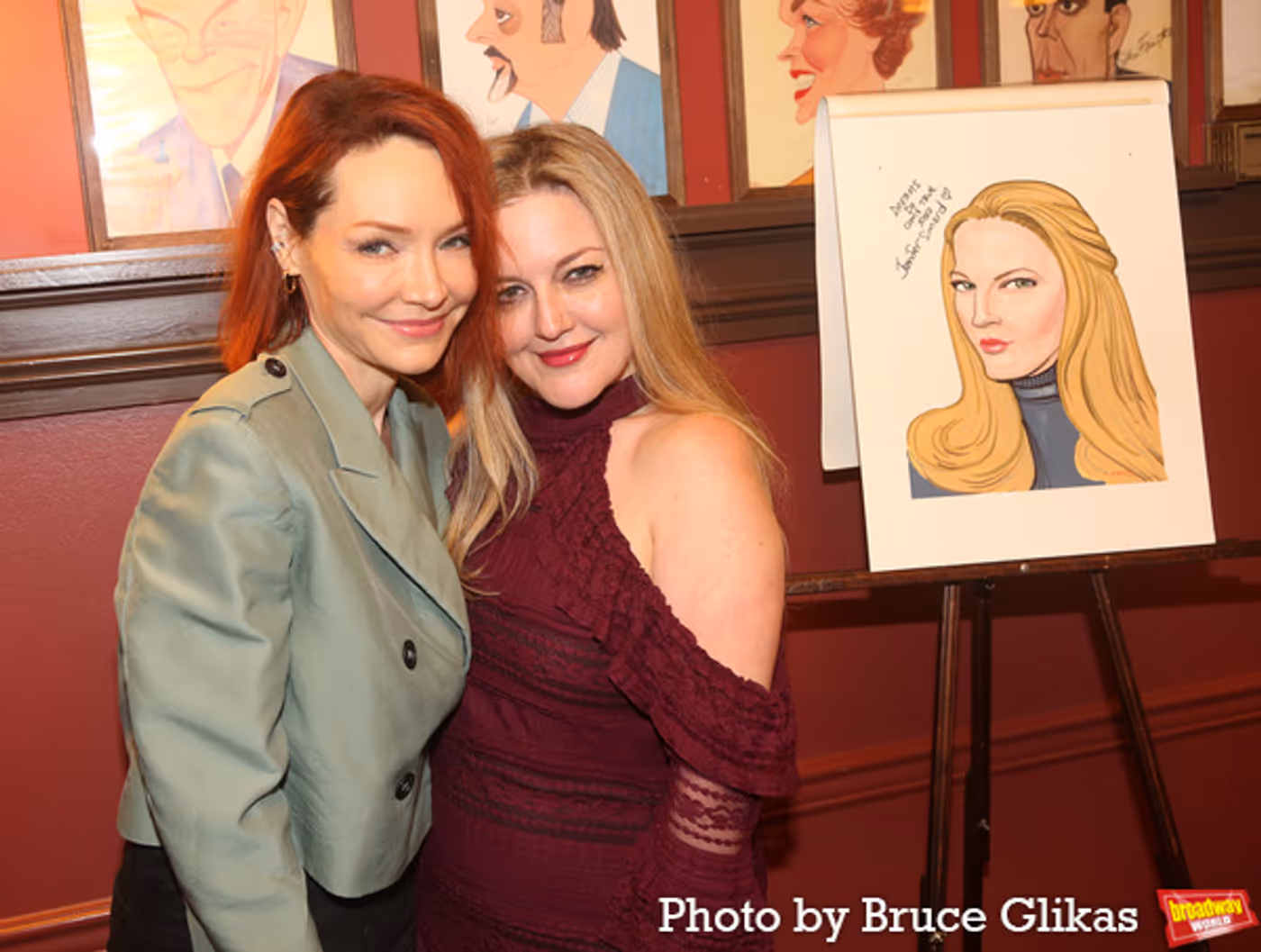 Photos: Jennifer Simard Receives Her Portrait at Sardi's  Image