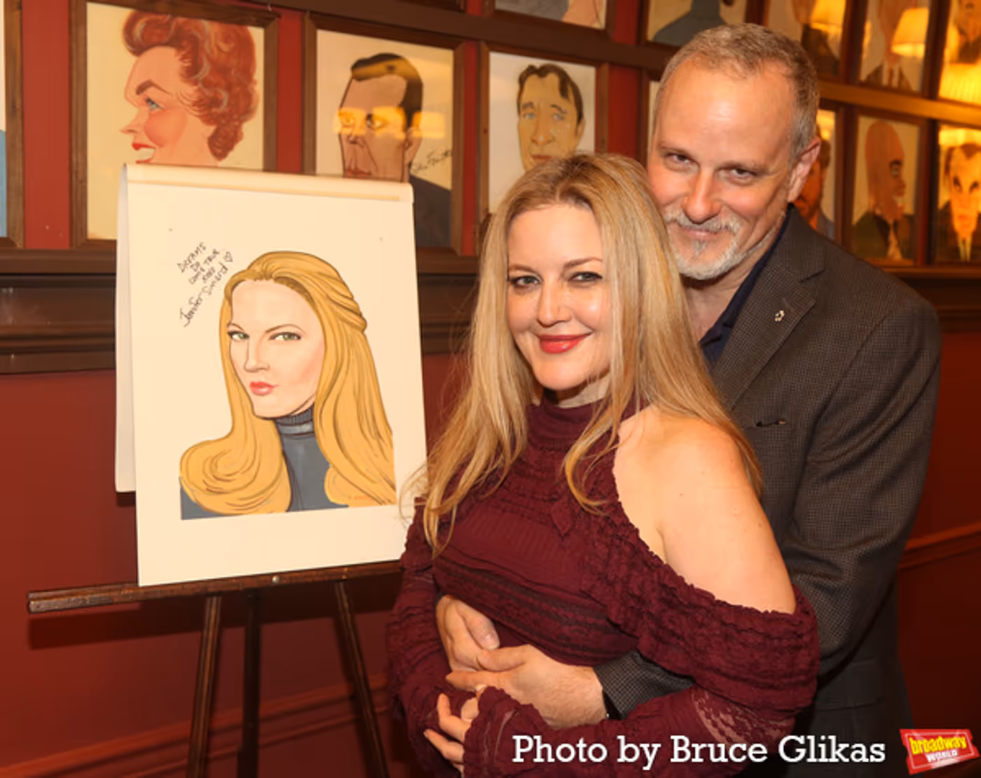Photos: Jennifer Simard Receives Her Portrait at Sardi's  Image