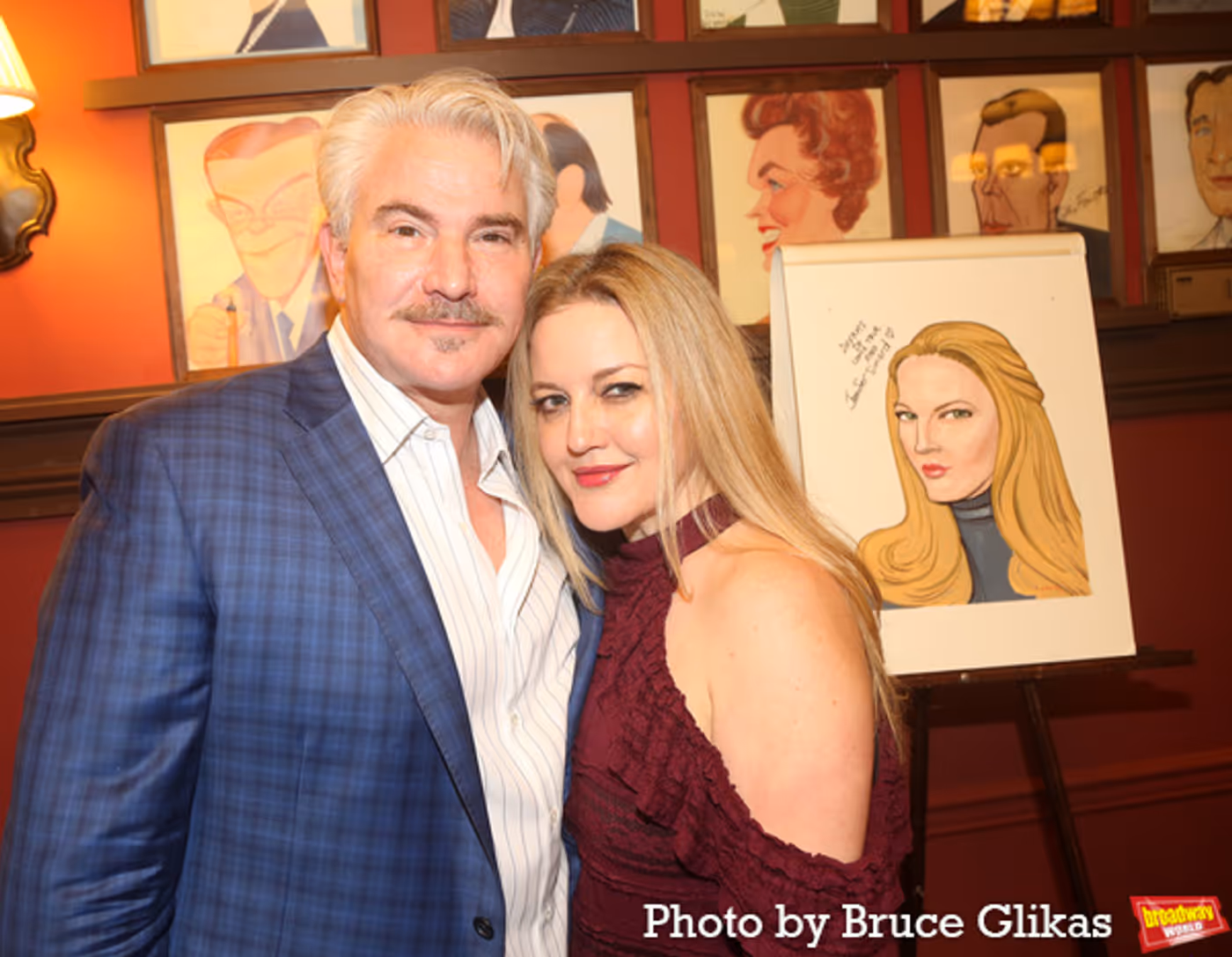 Photos: Jennifer Simard Receives Her Portrait at Sardi's  Image